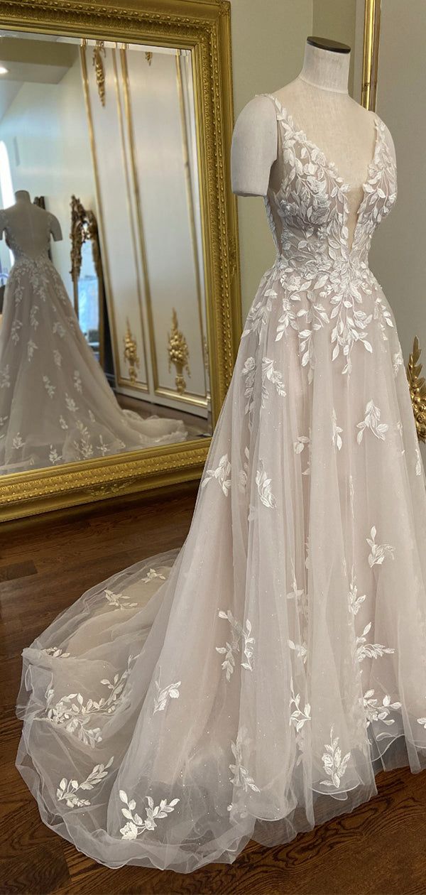 A-line Lace Dream Romantic Long Wedding Dresses,Bridal Dresses With Applique WLD0167