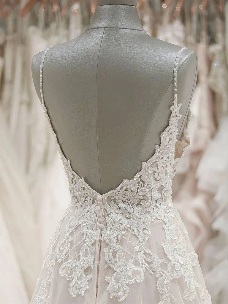 A Line Spaghetti Straps V Neck Beach Wedding Dresses Appliqued Tulle Bridal Dresses WLD2021