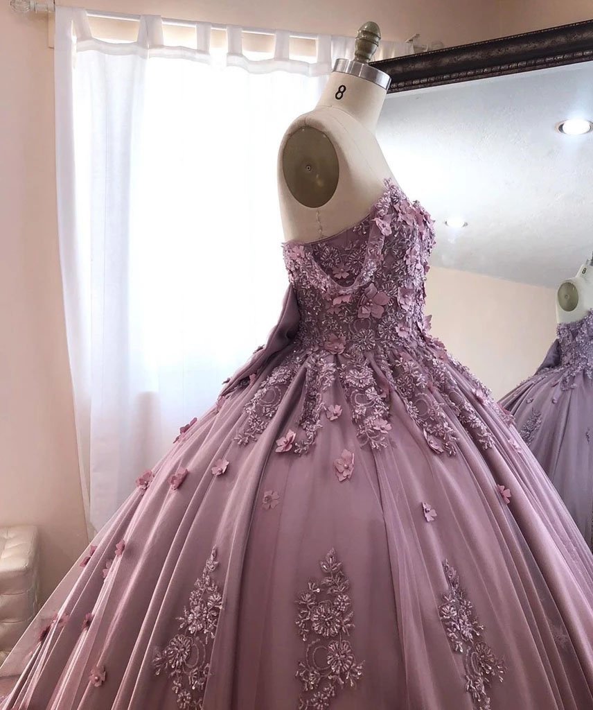 Ball Gown Off the Shoulder Tulle Quinceanera Dress with Lace Appliques, Puffy Prom Dress WLD2529