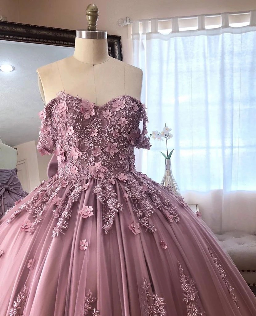 Ball Gown Off the Shoulder Tulle Quinceanera Dress with Lace Appliques, Puffy Prom Dress WLD2529