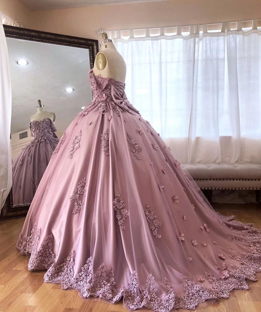 Ball Gown Off the Shoulder Tulle Quinceanera Dress with Lace Appliques, Puffy Prom Dress WLD2529
